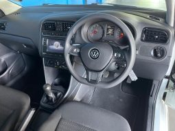 
										Volkswagen Polo Vivo Hatch 1.4 Comfortline full									