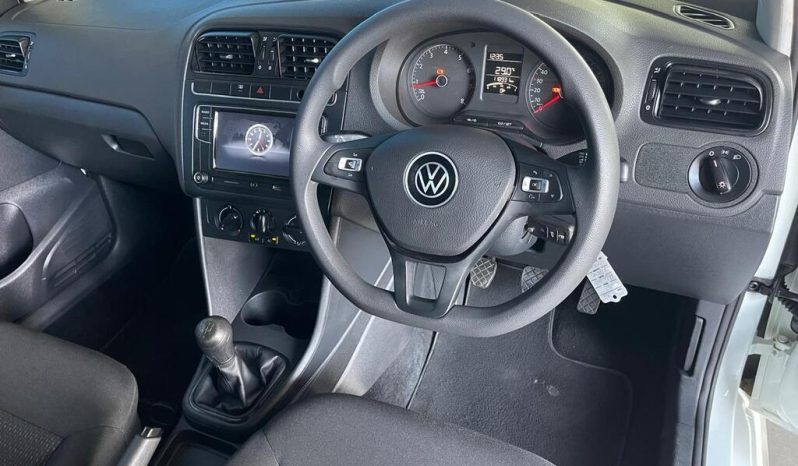 
								Volkswagen Polo Vivo Hatch 1.4 Comfortline full									