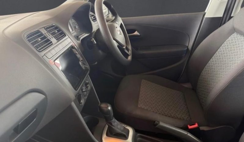 
								VOLKSWAGEN POLO VIVO HATCH 1.6 LIFE full									