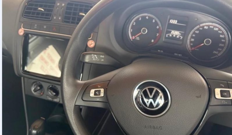 
								VOLKSWAGEN POLO VIVO HATCH 1.6 LIFE full									