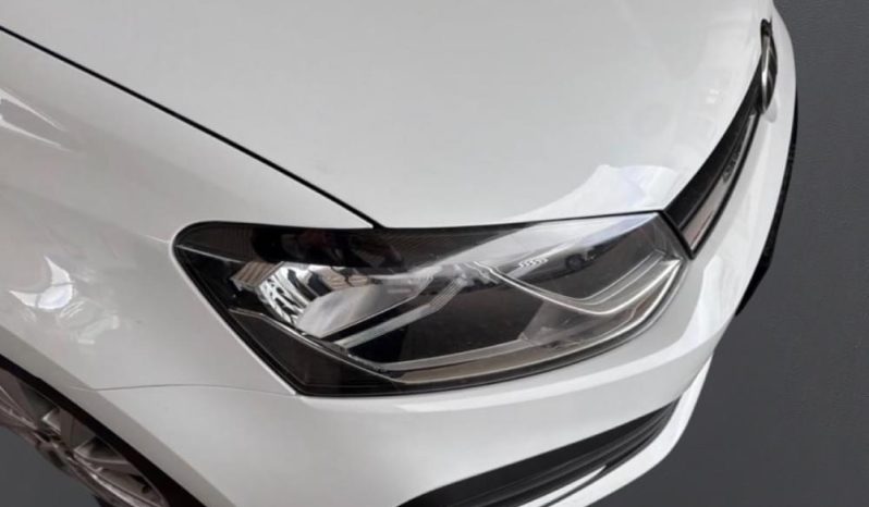 
								VOLKSWAGEN POLO VIVO HATCH 1.6 LIFE full									