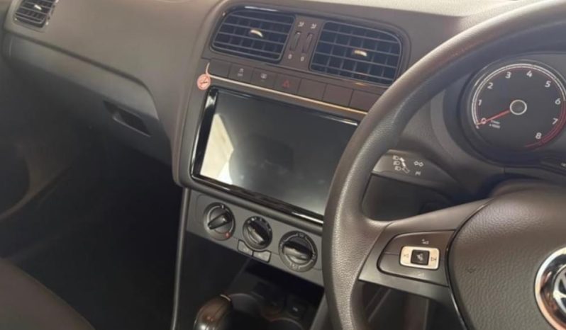 
								VOLKSWAGEN POLO VIVO HATCH 1.6 LIFE full									