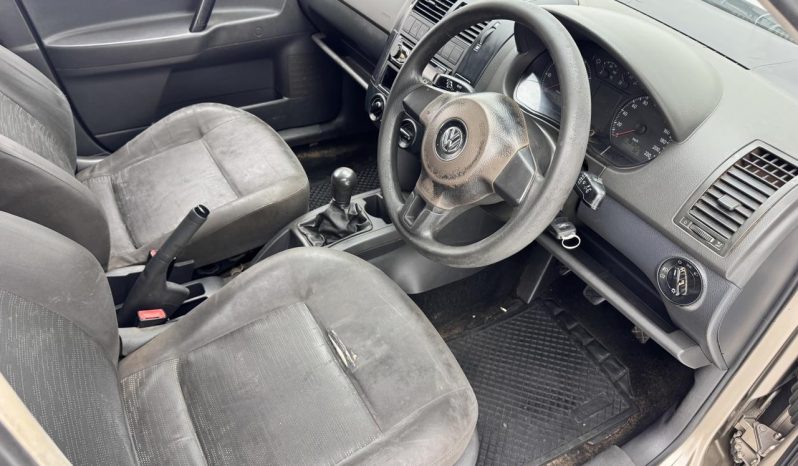 
								Volkswagen Polo Vivo Sedan 1.6 Comfortline full									