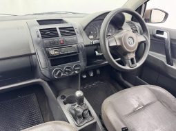 
										Volkswagen Polo Vivo Sedan 1.6 Comfortline full									