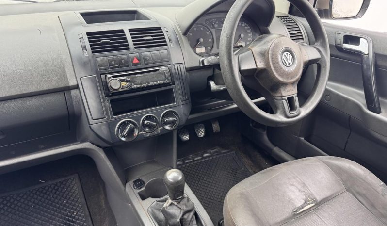 
								Volkswagen Polo Vivo Sedan 1.6 Comfortline full									