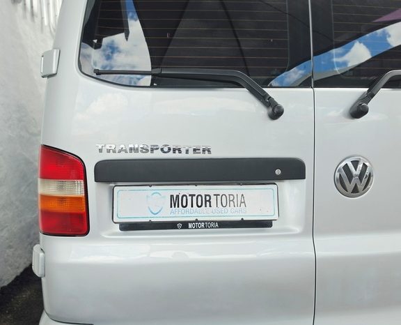 
								Volkswagen T5 Kombi 2.5 Tdi Swb Tiptronic full									