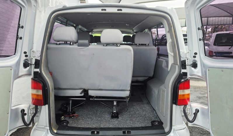 
								Volkswagen T5 Kombi 2.5 Tdi Swb Tiptronic full									