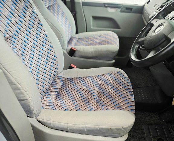 
								Volkswagen T5 Kombi 2.5 Tdi Swb Tiptronic full									