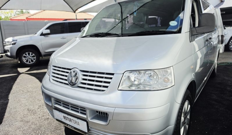 
								Volkswagen T5 Kombi 2.5 Tdi Swb Tiptronic full									