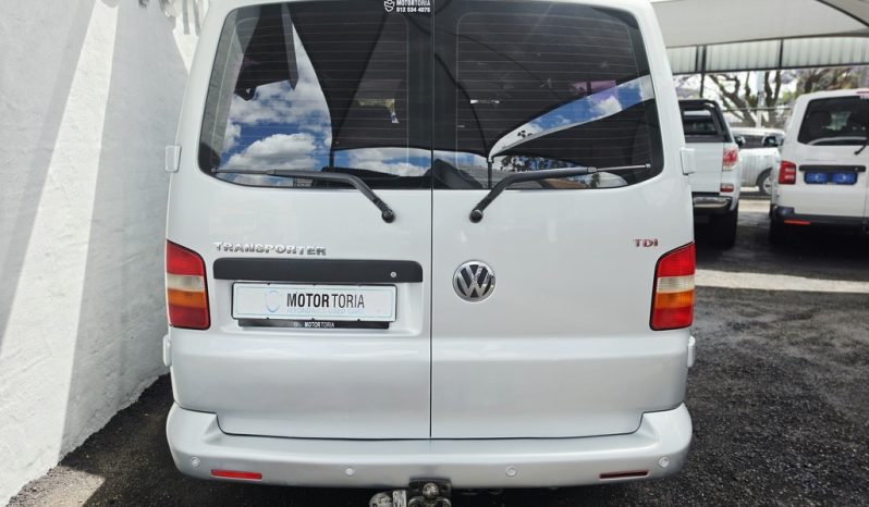 
								Volkswagen T5 Kombi 2.5 Tdi Swb Tiptronic full									