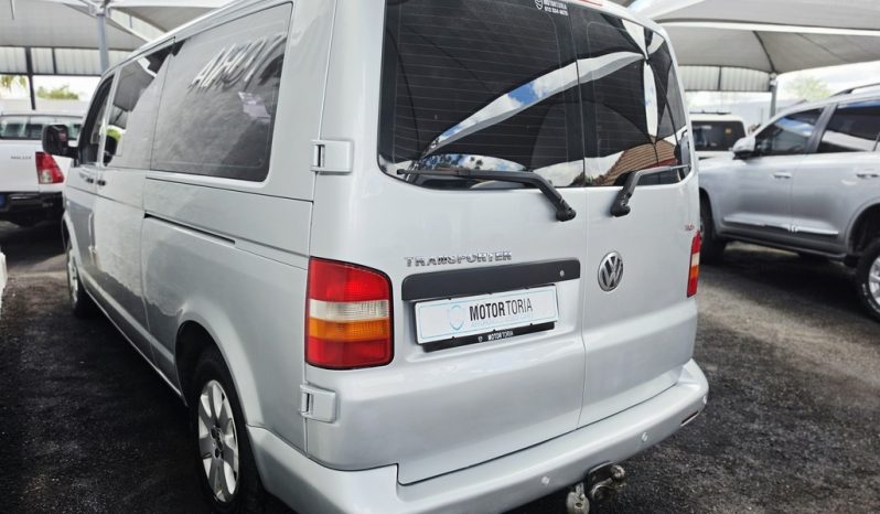 
								Volkswagen T5 Kombi 2.5 Tdi Swb Tiptronic full									