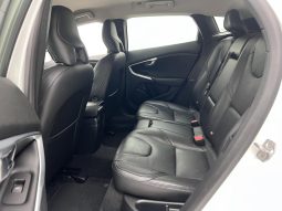 
										Volvo V40 T3 R-Design full									