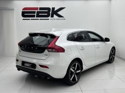
										Volvo V40 T3 R-Design full									