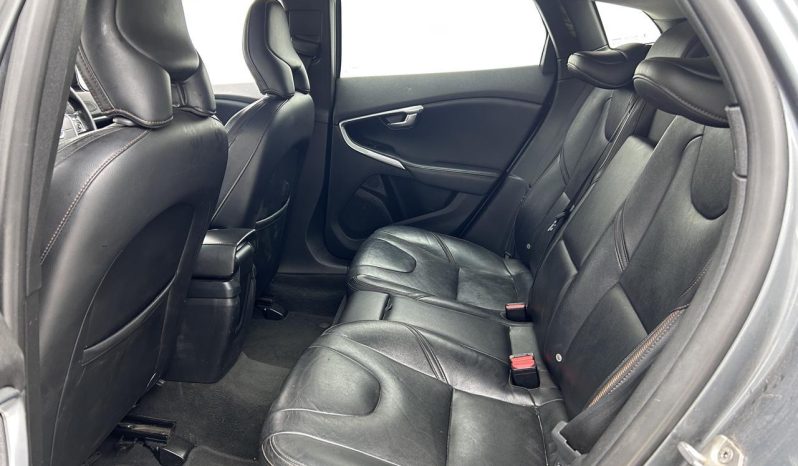 
								Volvo V40 T4 Elite Powershift full									