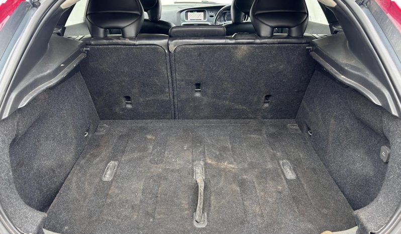 
								Volvo V40 T4 Elite Powershift full									